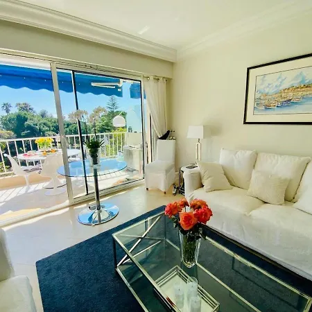 Beautiful With Terrace And Sea View Apartmán *